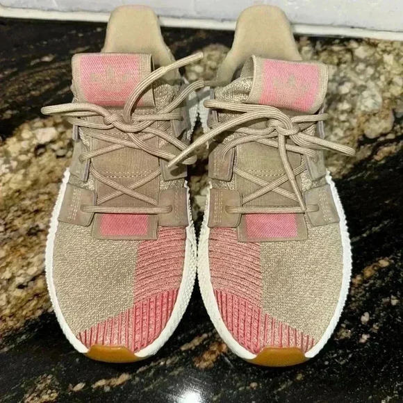 Adidas Sneakers Beige Pink Size US 4 Girls / 5.5 Women’s - Picture 2 of 14